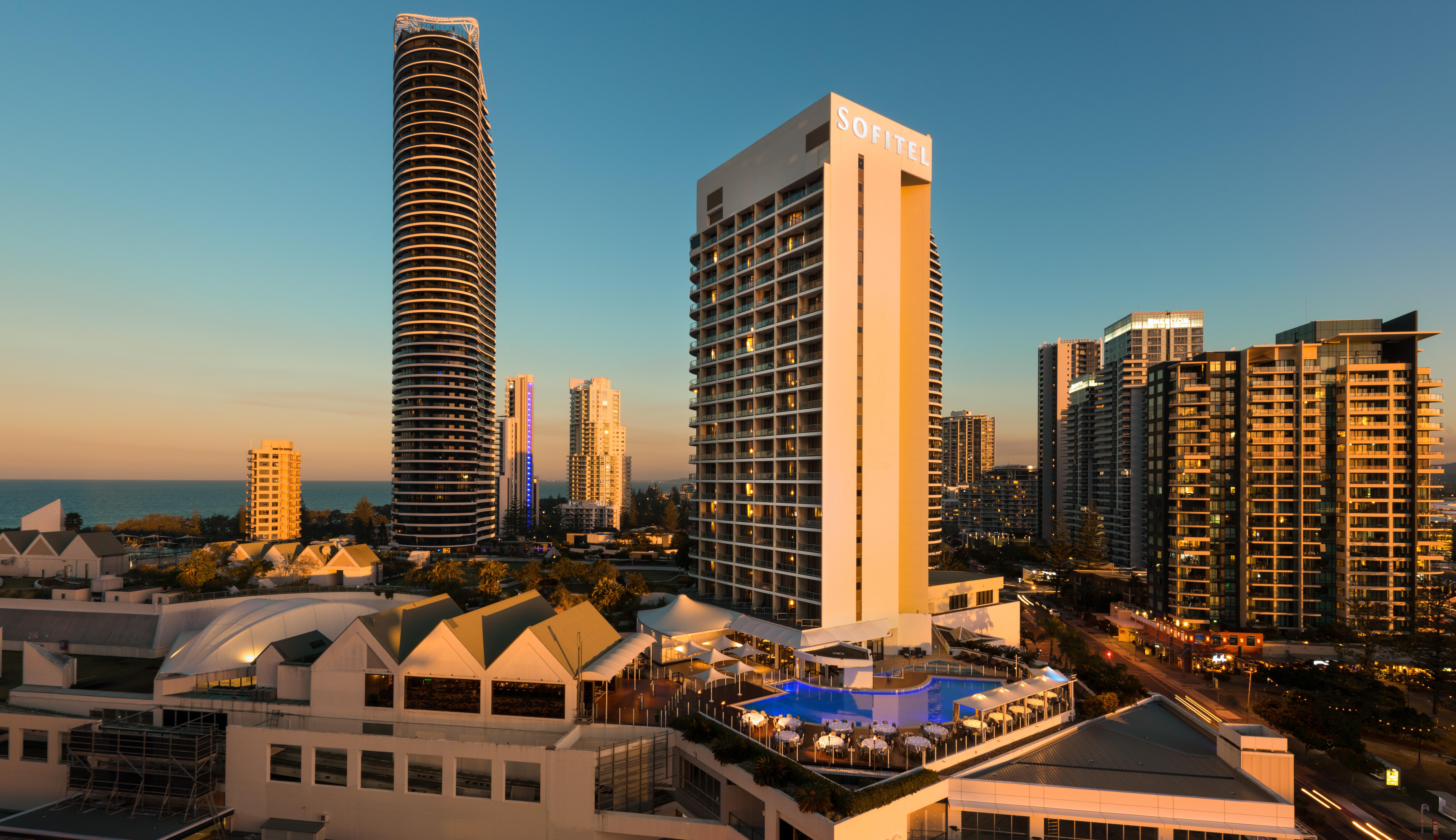 Sofitel Gold Coast Broadbeach Ngoại thất bức ảnh The hotel in 2012