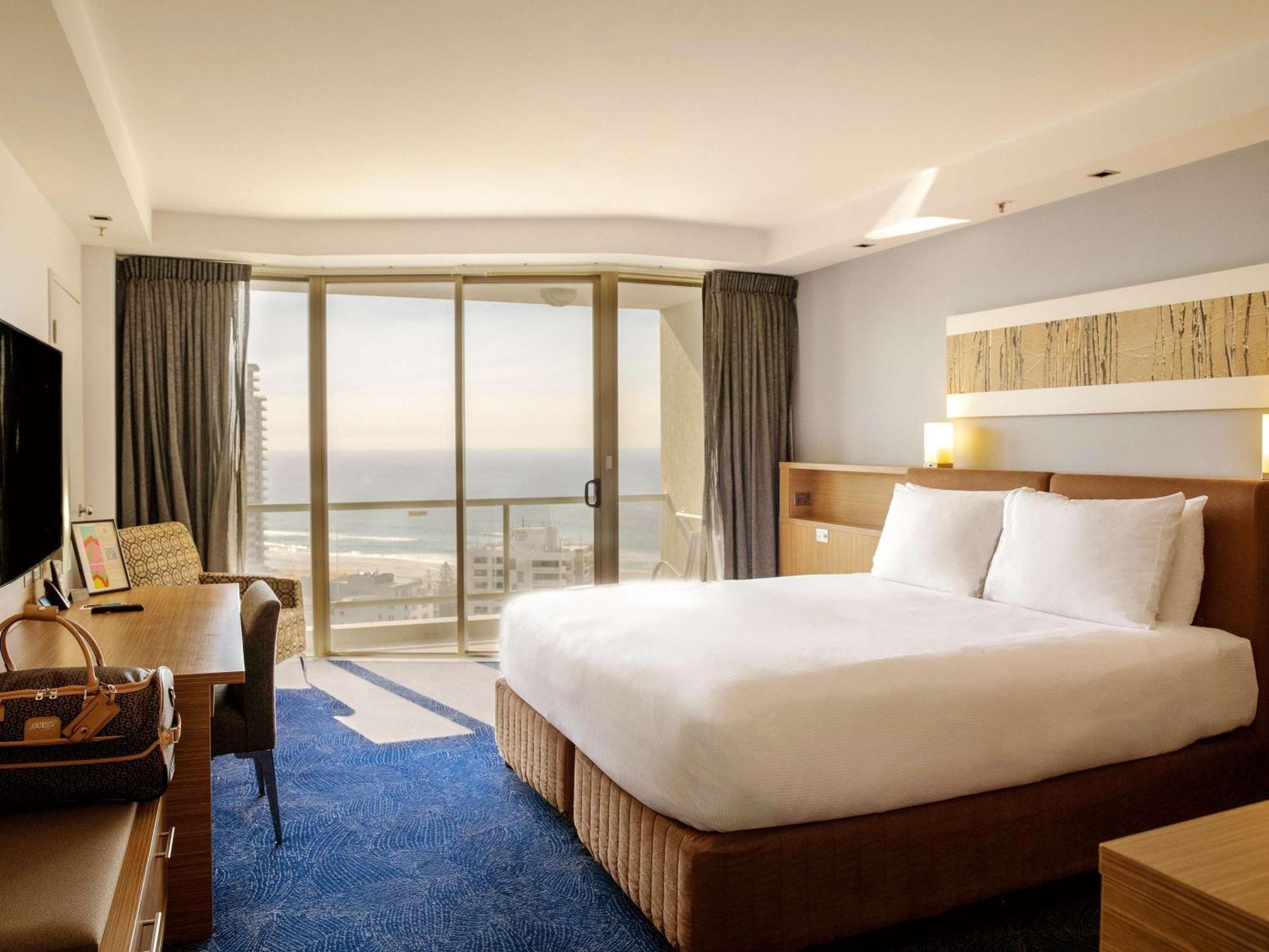 Sofitel Gold Coast Broadbeach Ngoại thất bức ảnh A guest room at Hilton Tel Aviv