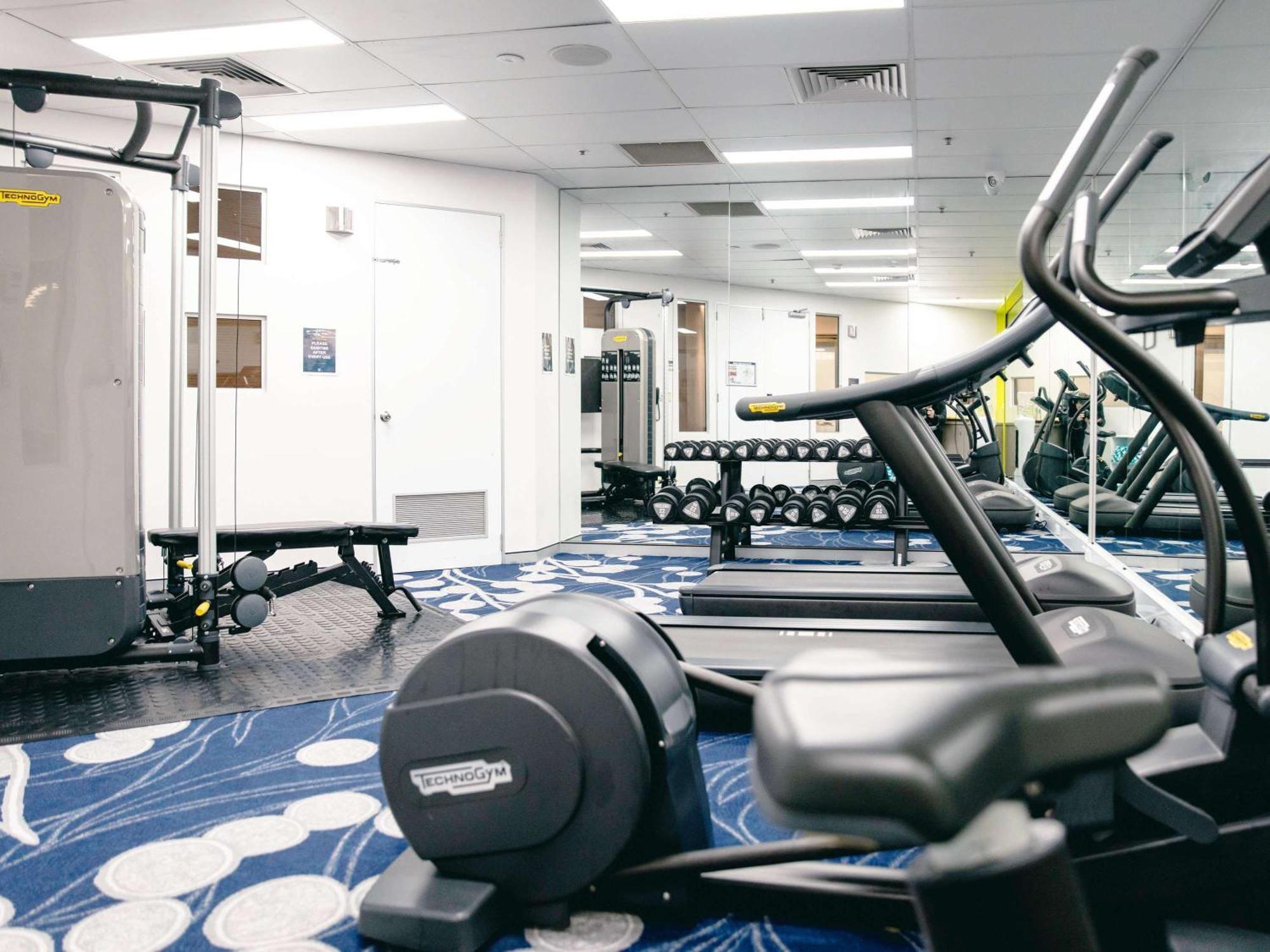 Sofitel Gold Coast Broadbeach Ngoại thất bức ảnh The gym at the hotel