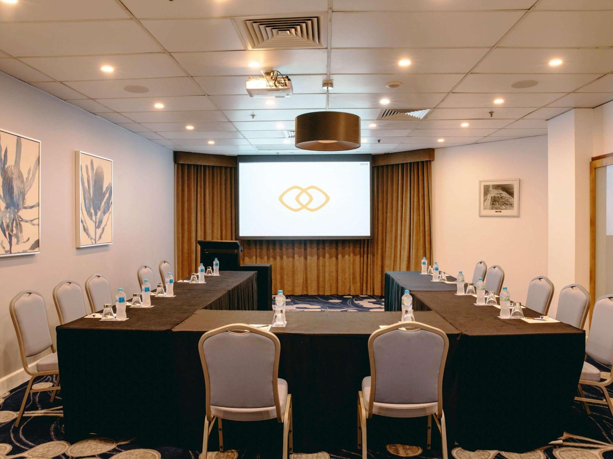 Sofitel Gold Coast Broadbeach Ngoại thất bức ảnh The meeting room at the hotel
