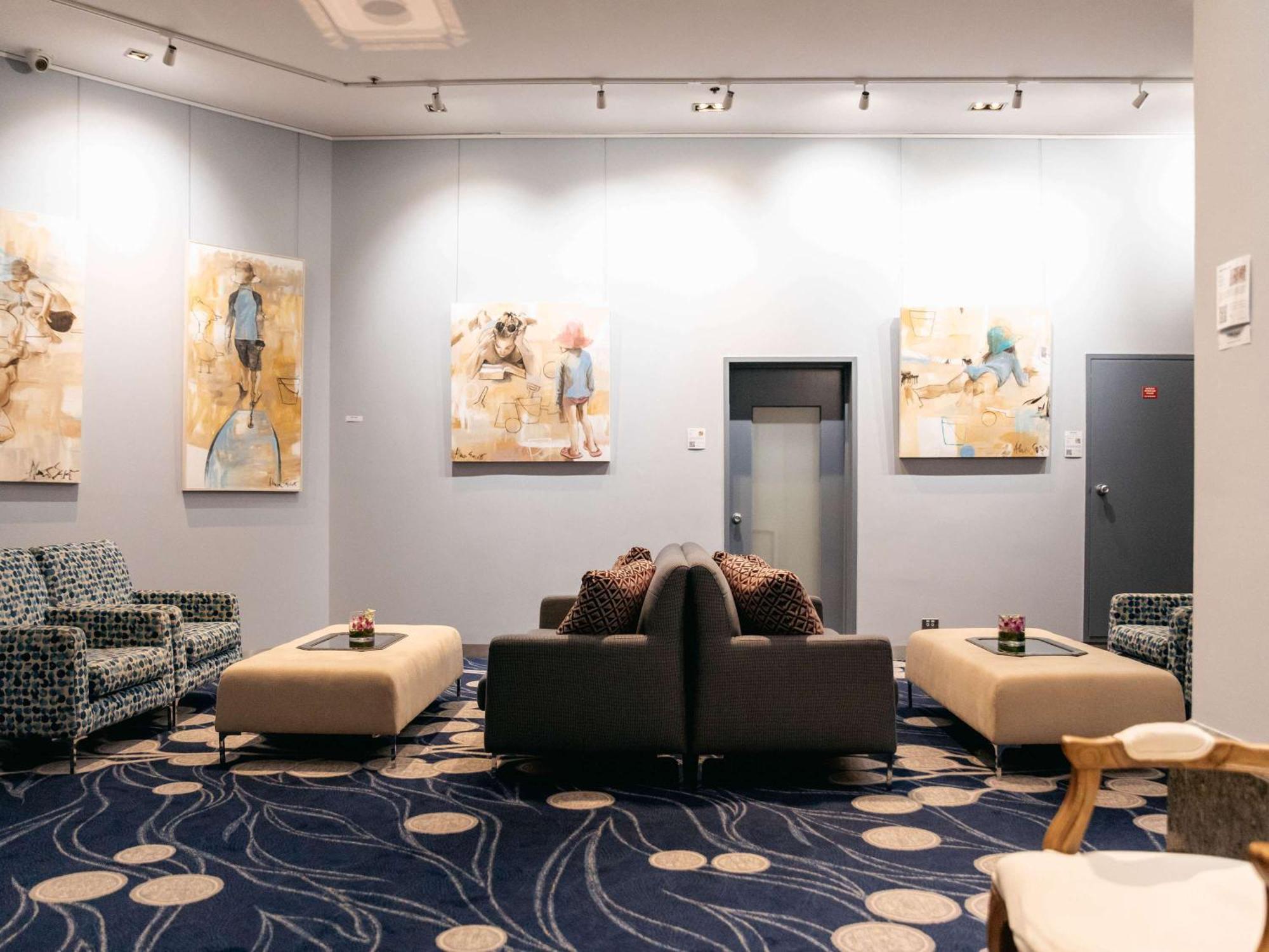 Sofitel Gold Coast Broadbeach Ngoại thất bức ảnh The lounge at the airport