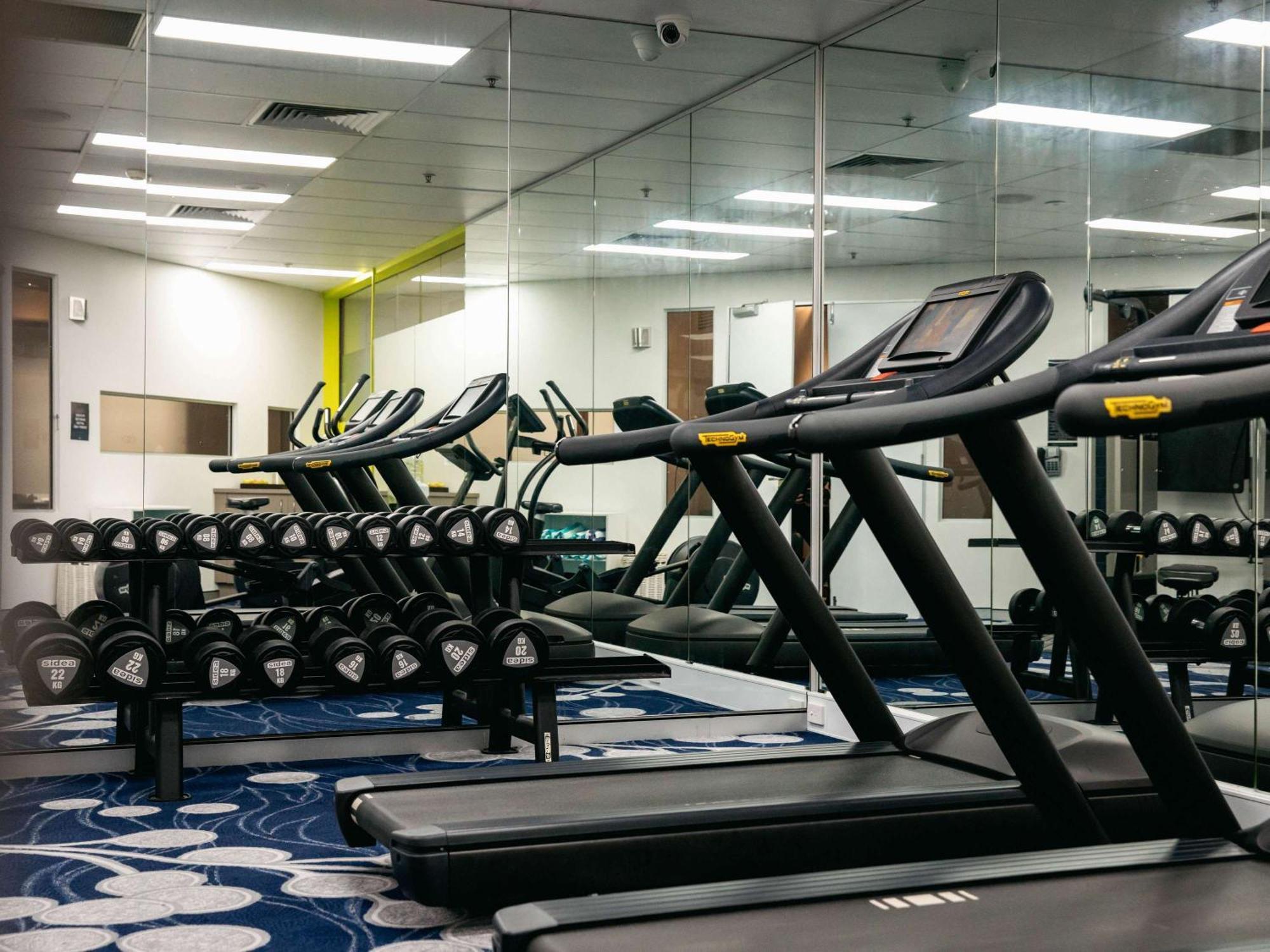 Sofitel Gold Coast Broadbeach Ngoại thất bức ảnh The gym at the hotel