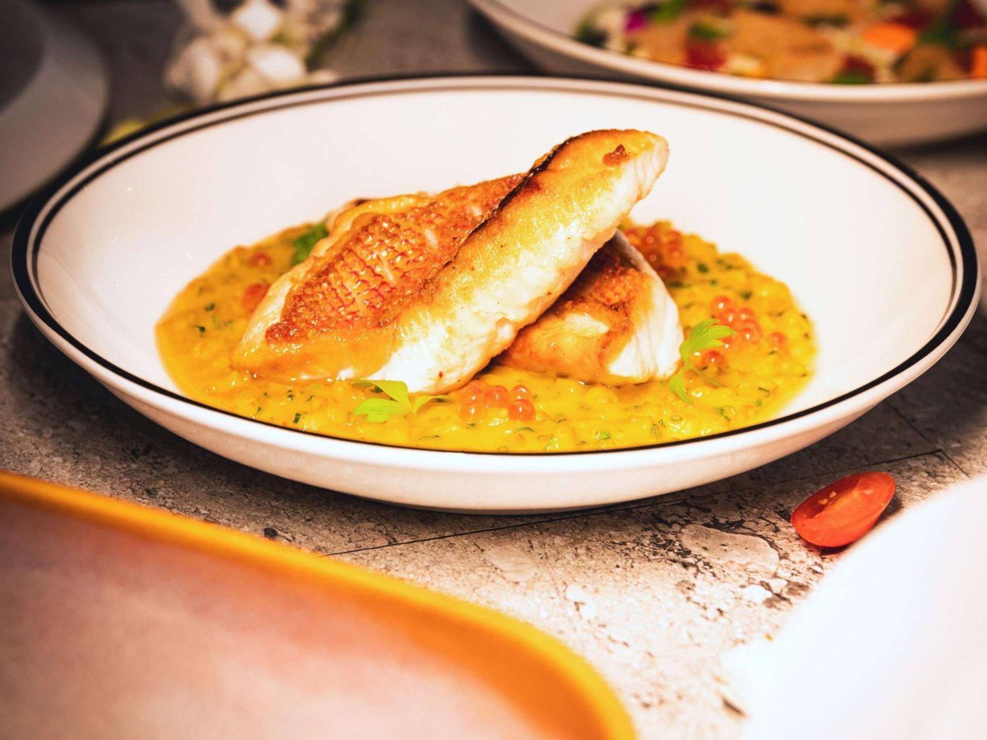 Sofitel Gold Coast Broadbeach Ngoại thất bức ảnh A plate of halwa puri