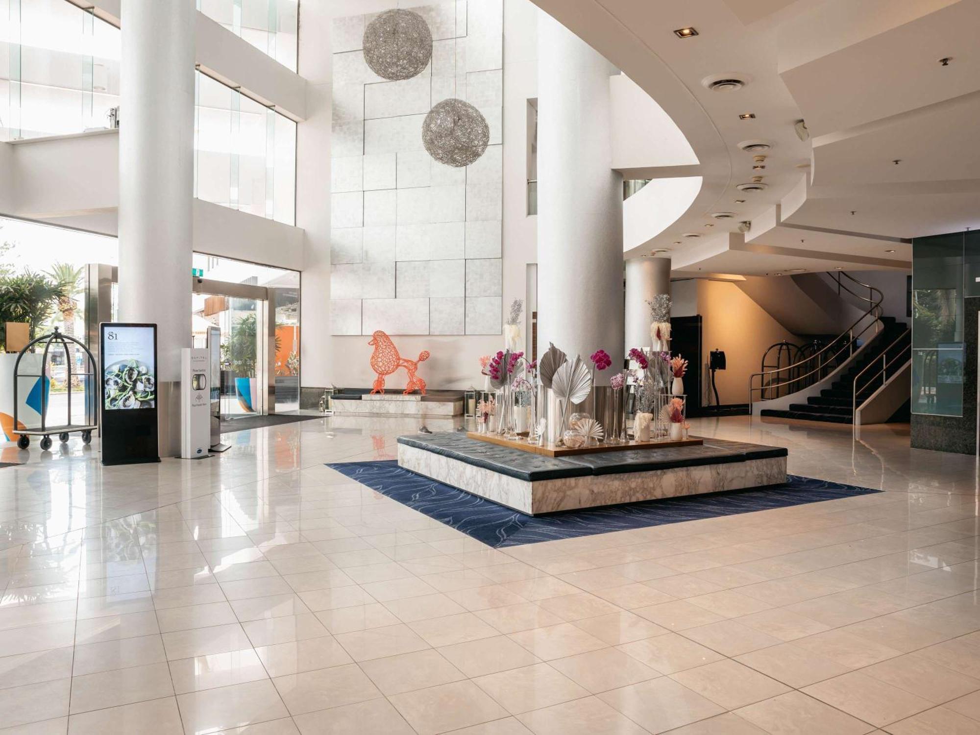 Sofitel Gold Coast Broadbeach Ngoại thất bức ảnh Lobby