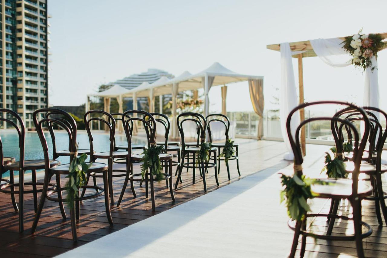 Sofitel Gold Coast Broadbeach Ngoại thất bức ảnh The rooftop at the Hilton San Diego Bayfront