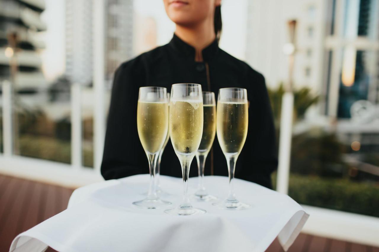Sofitel Gold Coast Broadbeach Ngoại thất bức ảnh A tray of champagne